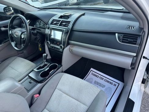Used 2014 Toyota Camry LE FWD image 14