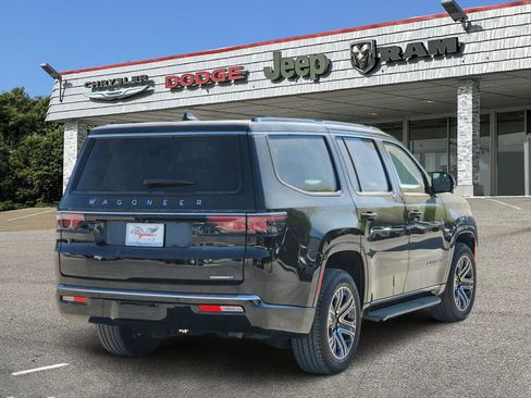 Used 2024 Jeep Wagoneer Series II image 5