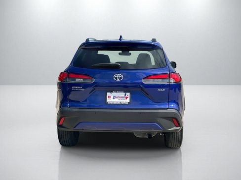 Used 2022 Toyota Corolla Cross XLE w/ Convenience Package FWD image 6