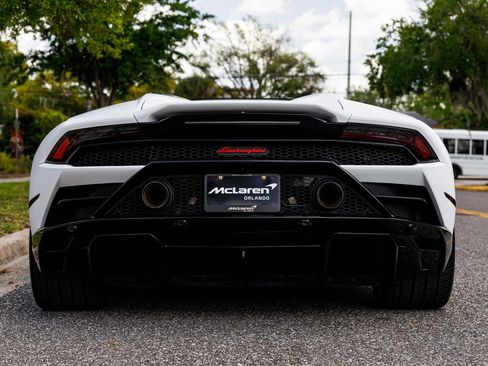Used 2021 Lamborghini Huracan EVO RWD image 12