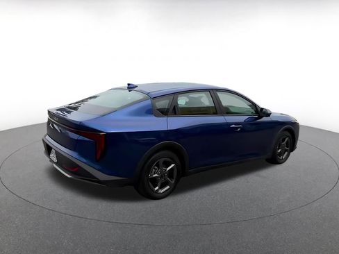 Used 2025 Kia K4 LXS image 12