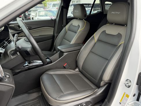 Used 2025 Chevrolet Trax ACTIV w/ Driver Confidence Package FWD image 7