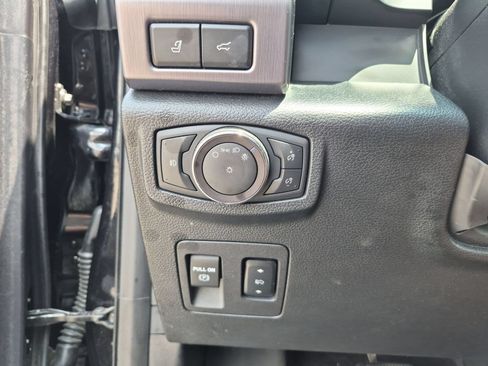 Used 2019 Ford Expedition Max Platinum AWD/4WD image 18