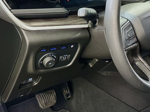 Used 2022 Jeep Grand Cherokee Limited 4xe image 17