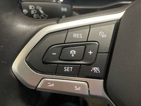 Certified 2023 Volkswagen Jetta SE w/ Panoramic Sunroof Package FWD image 14