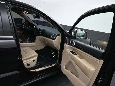 Used 2019 Jeep Grand Cherokee Limited RWD image 11