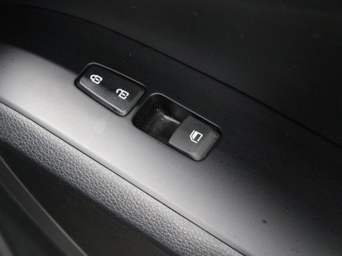 Used 2020 Kia Soul S FWD image 25