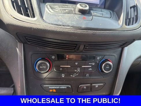 Used 2017 Ford Escape SE w/ Equipment Group 201A FWD image 28