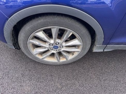 Used 2016 Ford Escape SE w/ SE Chrome Package FWD image 4