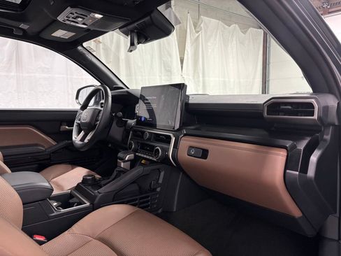 Used 2026 Toyota 4Runner Limited AWD/4WD image 60
