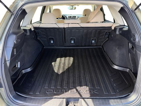 Used 2019 Subaru Outback 2.5i Premium image 17
