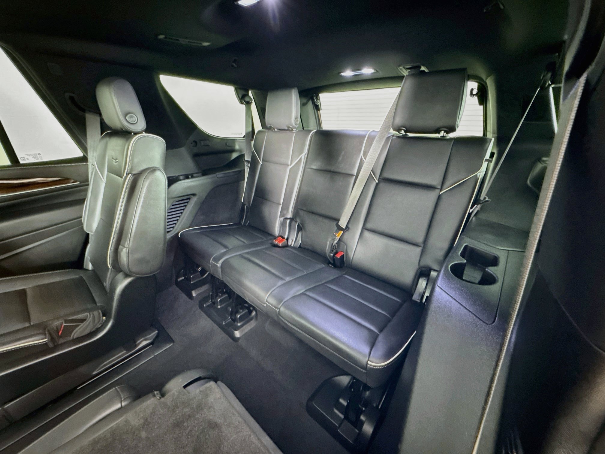 Used 2021 Cadillac Escalade Premium Luxury AWD/4WD image 28