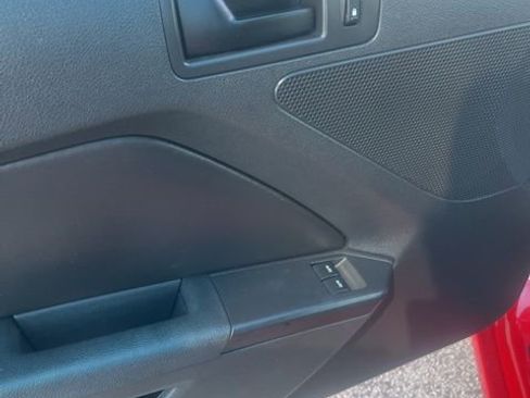 Used 2014 Ford Mustang Coupe image 9