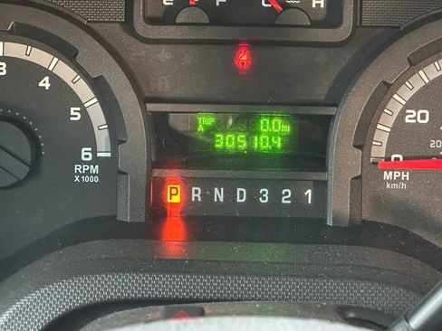 Used 2011 Ford E-450 and Econoline 450 Super Duty w/ Motorhome Prep Pkg image 38