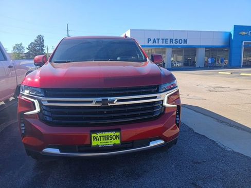 Used 2022 Chevrolet Suburban High Country image 2