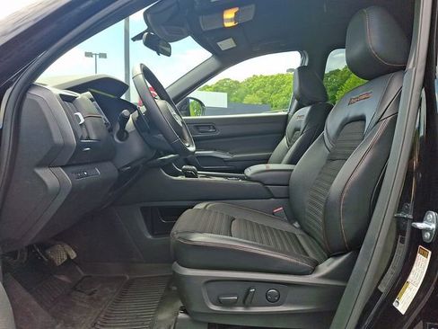 Used 2023 Nissan Pathfinder Rock Creek AWD/4WD image 12