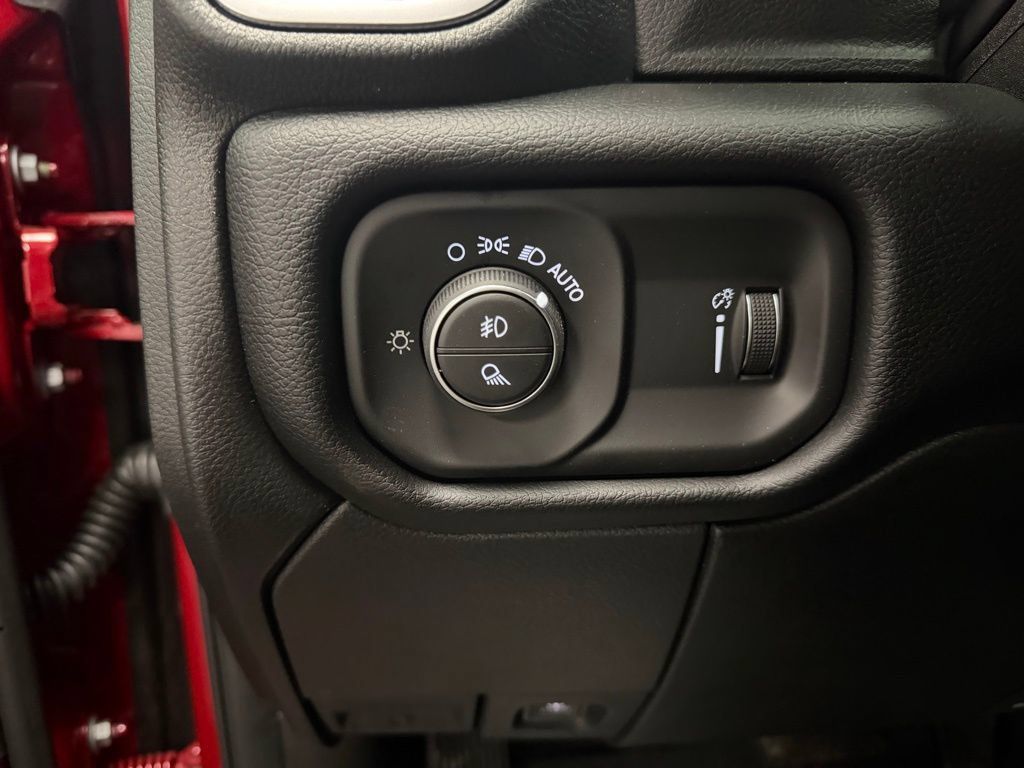 New 2026 RAM 2500 Big Horn AWD/4WD image 25
