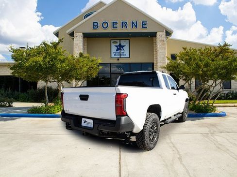 Used 2025 Toyota Tacoma SR image 5