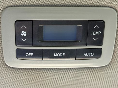 Used 2017 Toyota Sienna XLE w/ XLE Navigation Package image 18