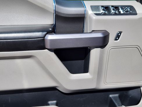 Used 2019 Ford F150 XLT w/ Equipment Group 302A Luxury image 6