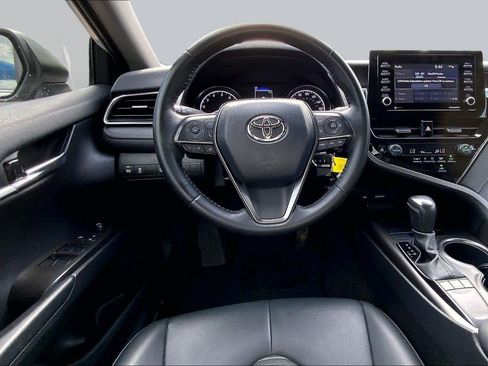 Used 2023 Toyota Camry SE FWD image 6
