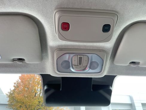 Used 2025 RAM ProMaster 2500 w/ Convenience Group image 25