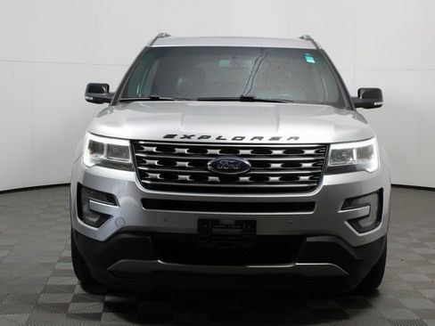 Used 2016 Ford Explorer XLT w/ Equipment Group 202A image 2