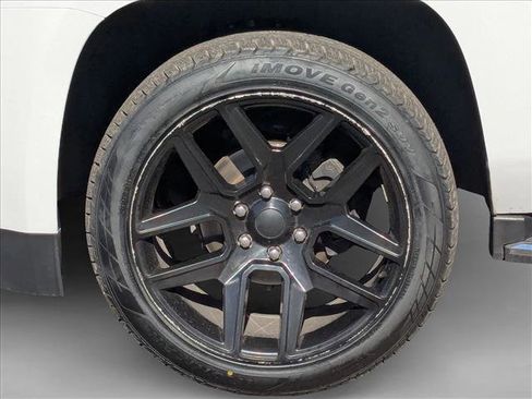 Used 2019 GMC Yukon XL SLT image 24