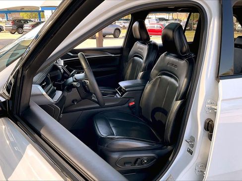 Used 2022 Jeep Grand Cherokee Overland image 8