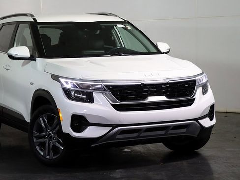 Used 2023 Kia Seltos S image 6