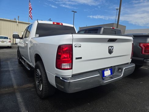 Used 2021 RAM 1500 Classic SLT RWD image 5