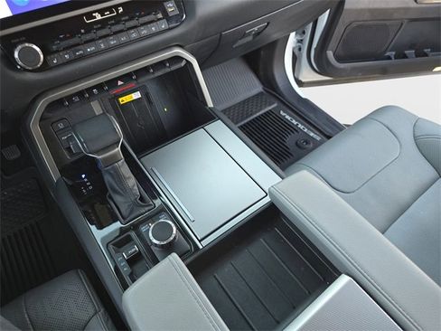 Used 2023 Toyota Sequoia Limited image 29