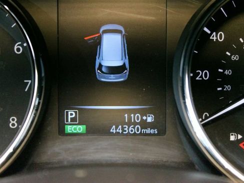 Used 2017 Nissan Rogue SV AWD/4WD image 24
