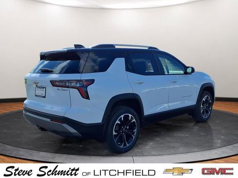 New 2026 Chevrolet Equinox LT w/ Convenience Package II FWD image 2