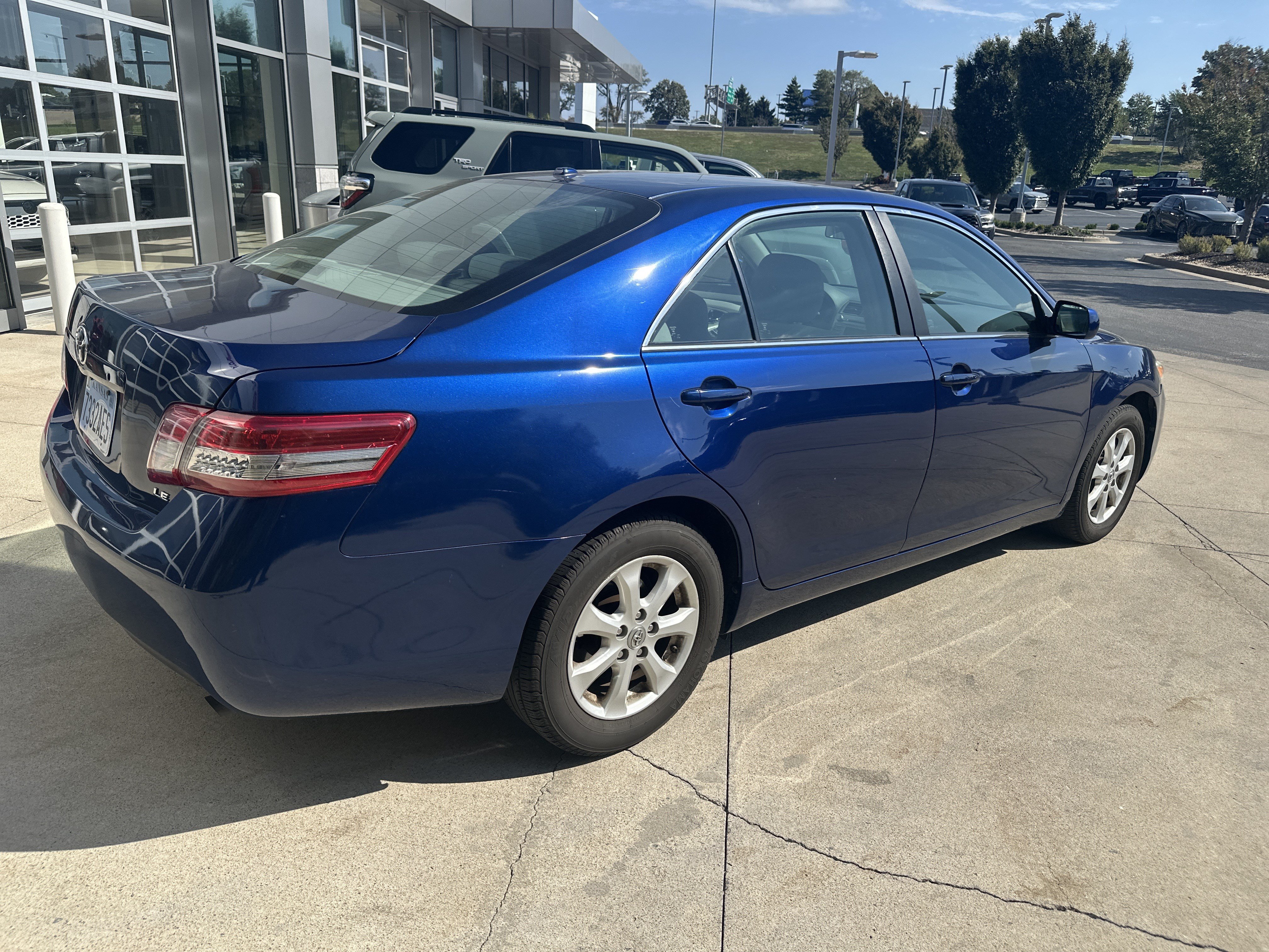 Used 2011 Toyota Camry LE w/ LE Extra-Value Pkg FWD image 14