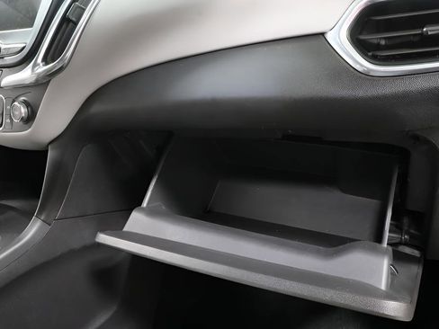 Used 2021 Chevrolet Equinox LT image 31