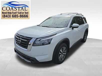 Used 2025 Nissan Pathfinder SL