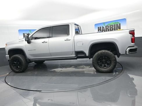 Used 2022 Chevrolet Silverado 2500 High Country w/ Technology Package image 3