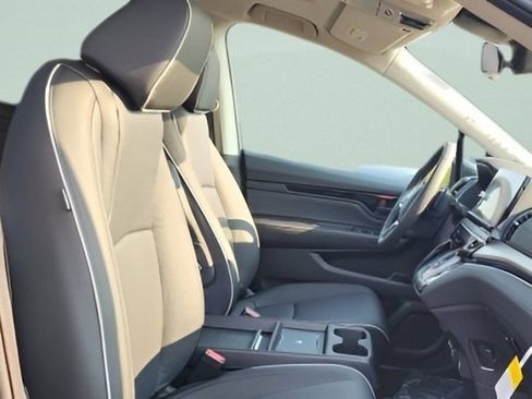New 2026 Honda Odyssey Touring image 14