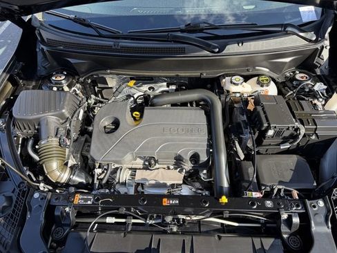 Used 2024 GMC Terrain SLT image 36