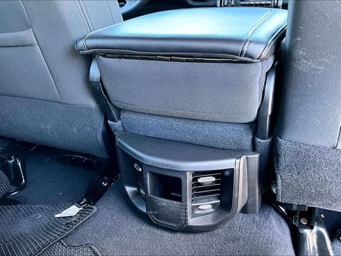 Certified 2025 RAM 2500 Big Horn AWD/4WD image 18