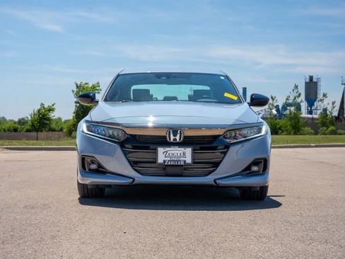 Used 2022 Honda Accord Sport image 2