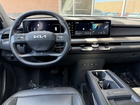 Used 2024 Kia EV9 Light RWD image 16