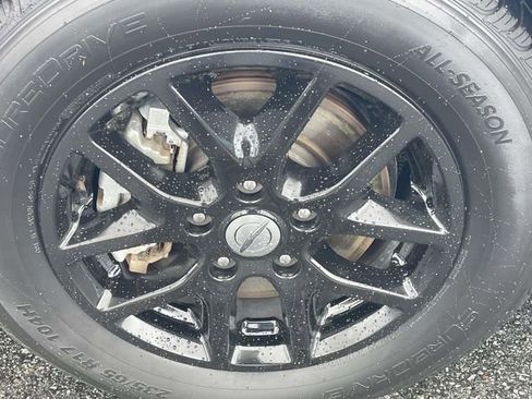 Used 2024 Chrysler Pacifica Touring-L image 6