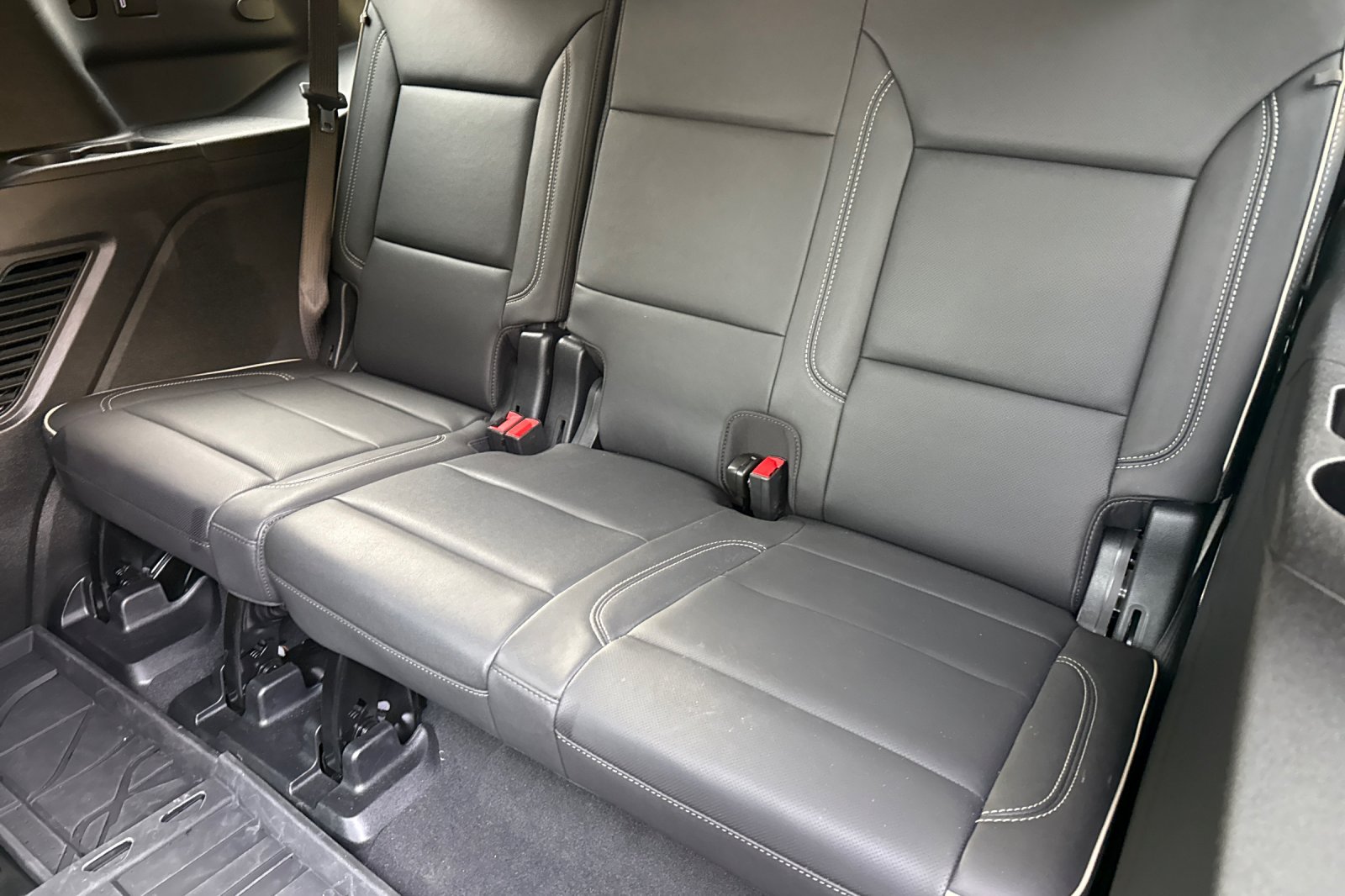 Used 2025 Chevrolet Tahoe Premier AWD/4WD image 19