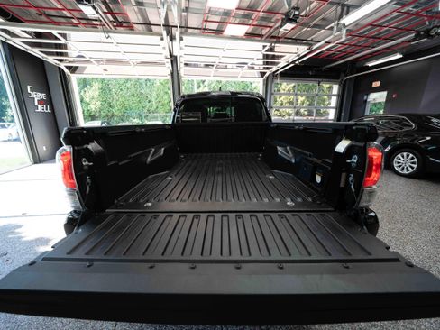 Used 2023 Toyota Tacoma TRD Sport w/ TRD Premium Sport Package AWD/4WD image 27