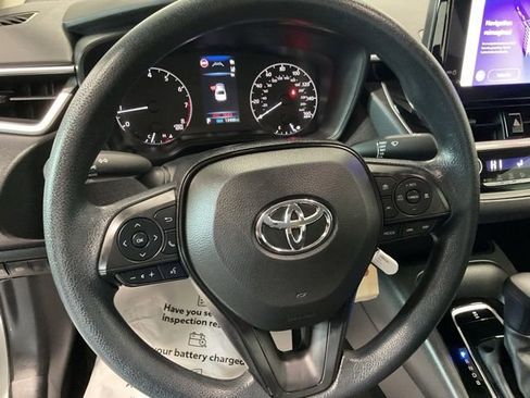 Used 2023 Toyota Corolla LE FWD image 13