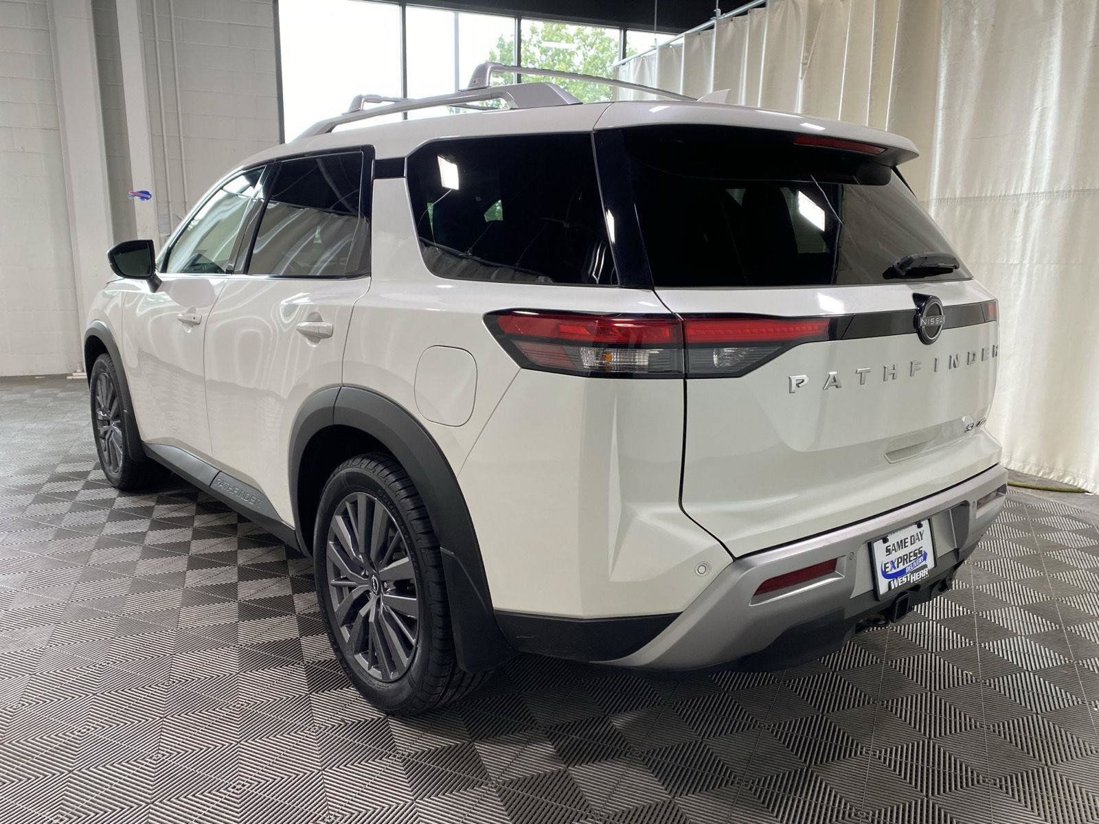 Used 2022 Nissan Pathfinder SL w/ SL Premium Package AWD/4WD image 11