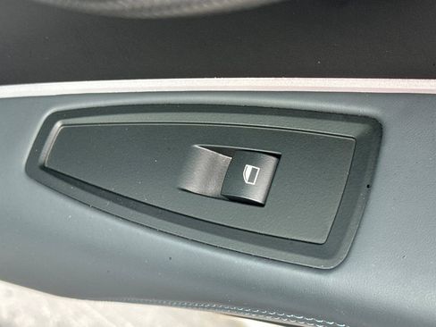 Used 2019 BMW i8 Roadster AWD/4WD image 19