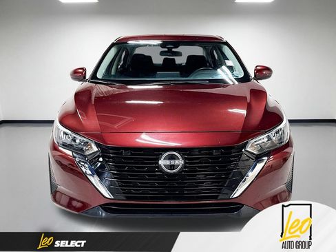 Used 2024 Nissan Sentra SV FWD image 2